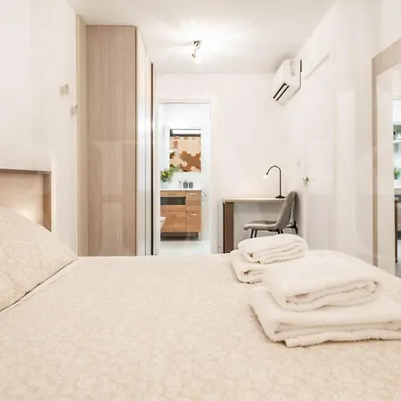 Intimate And Quiet - Center